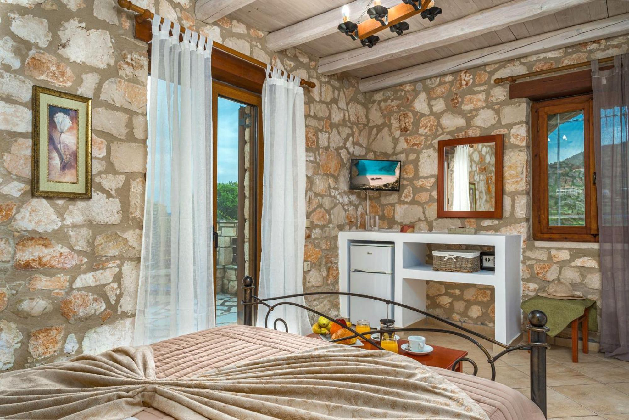 Potamitis Windmills & Apartments Koríthion Exterior photo